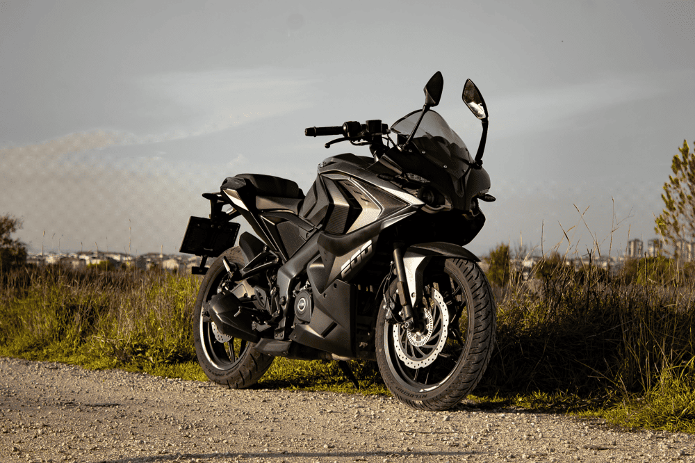 The route from Dong Hoi to Dark Cave takes about 1.5 hours to travel (Source: Pexels)